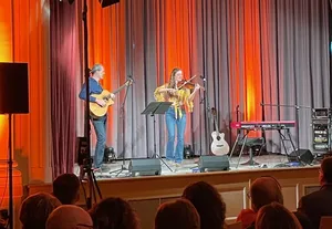 Erfolgreiches Benefizkonzert mit Jördis Tielsch im historischen Festsaal von Vitos Herborn 