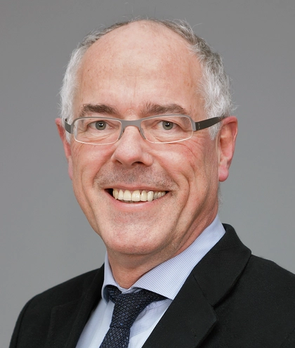 Dr. Matthias Bender