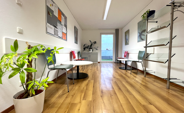 Wartezimmer der psychiatrischen Ambulanz Groß-Gerau