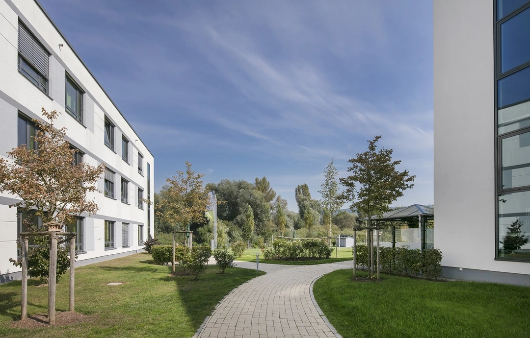 Vitos Klinikum Heppenheim - Gebäude mit Außenanlage Vitos Klinikum Heppenheim - Gebäude mit Außenanlage