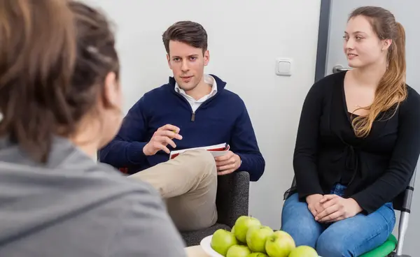 Erwachsenenpsychiatrie Gruppengespräch Erwachsenenpsychiatrie Gruppengespräch