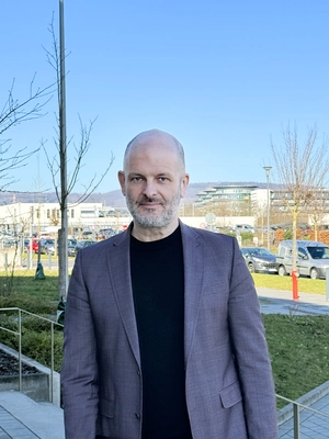 Klinikdirektor der Vitos Klinik für Psychiatrie und Psychotherapie Bad Homburg 