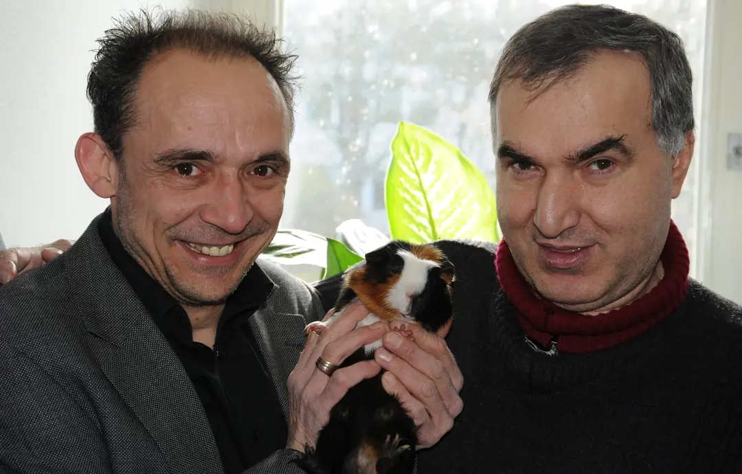 Therapeutischer Leiter Erwin Gruber (links) hat die Tiergestützte Therapie zu einem Alleinstellungsmerkmal der Vitos begleitenden psychiatrischen Dienste Haina entwickelt. Therapeutischer Leiter Erwin Gruber (links) hat die Tiergestützte Therapie zu einem Alleinstellungsmerkmal der Vitos begleitenden psychiatrischen Dienste Haina entwickelt.