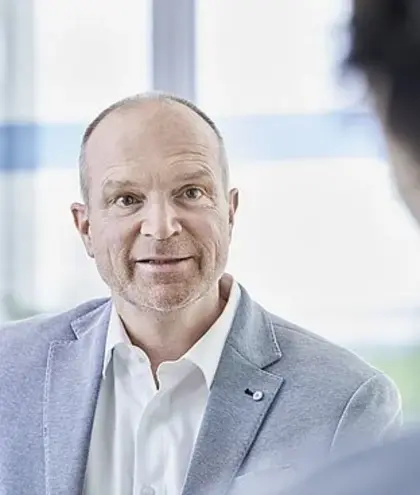 Dr. Thorsten Bracher Dr. Thorsten Bracher
