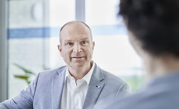 Dr. Bracher bei einer Aufnahme in die Vitos Klinik für Psychosomatik Eltville Dr. Bracher bei einer Aufnahme in die Vitos Klinik für Psychosomatik Eltville