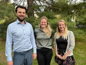 Dr. Johannes Krautheim, Leonie Sophia Wolf und Hannah Hartmann Dr. Johannes Krautheim, Leonie Sophia Wolf und Hannah Hartmann