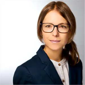 Frau mit Brille