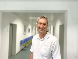 Leiter des Fachbereichs Arthroskopie, Gelenkchirurgie und Sportorthopädie bei Vitos